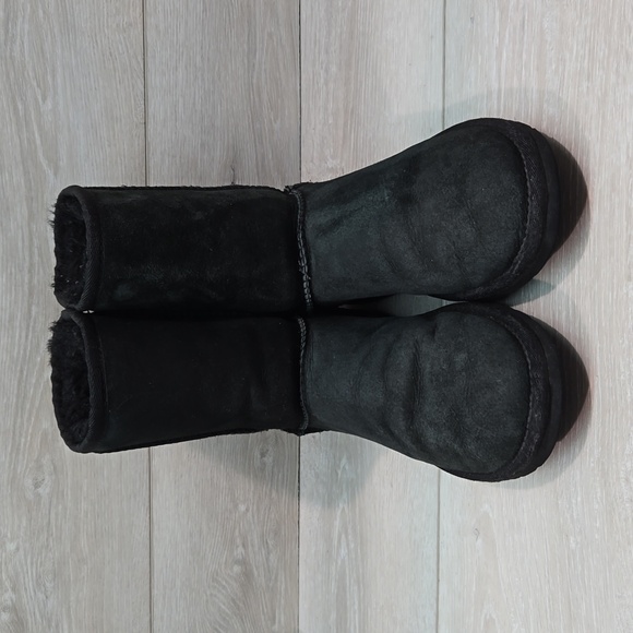Ugg Australia Women 5825 Leather Sheepskin Boots shoes sz 6 - Picture 4 of 13